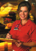 Fachkraft im Gastgewerbe Die Fachkraft im Gastgewerbe ist im Restaurant/ Buffet, in der Küche oder auf der Etage tätig.