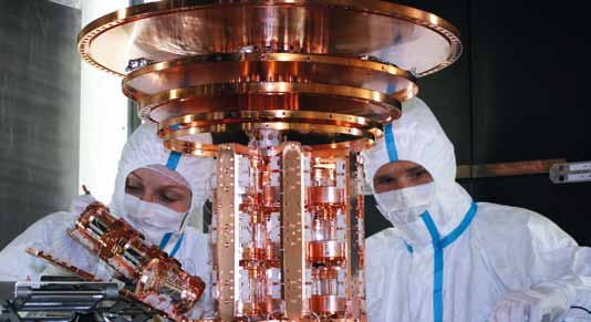 Neutrinos und dunkle Materie Das Max-Planck-Institut für Physik CRESST Licht ins Dunkle der Materie Das CRESST-Experiment (Cryogenic Rare Event Search with Superconducting Thermometers) befindet sich