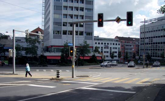 Verbesserungen für den Langsamverkehr Schwarzenburgstrasse Kürzere Wartezeiten für zu Fuss Gehende bei den lichtsignalgeregelten Querungen