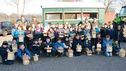 Nach getaner Arbeit durften sich die Kinder mit Butterkuchen stärken, bevor es dann leider wieder zurück zur Schule ging. Hauptstraße 19 49586 Merzen Tel.