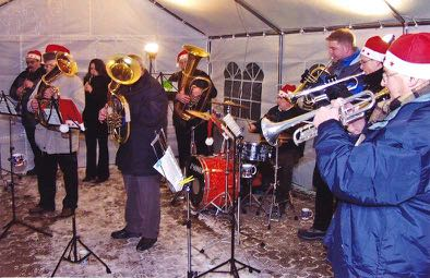 Veranstaltungen des Musikvereins Die älteste Veranstaltung des Musikvereins war das Straßenfest bzw. später das Parkplatzfest.