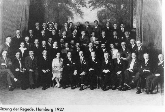 Regede-Sitzung 1927 in Hamburg, auf dem Foto mit Kreis: Max Rieder