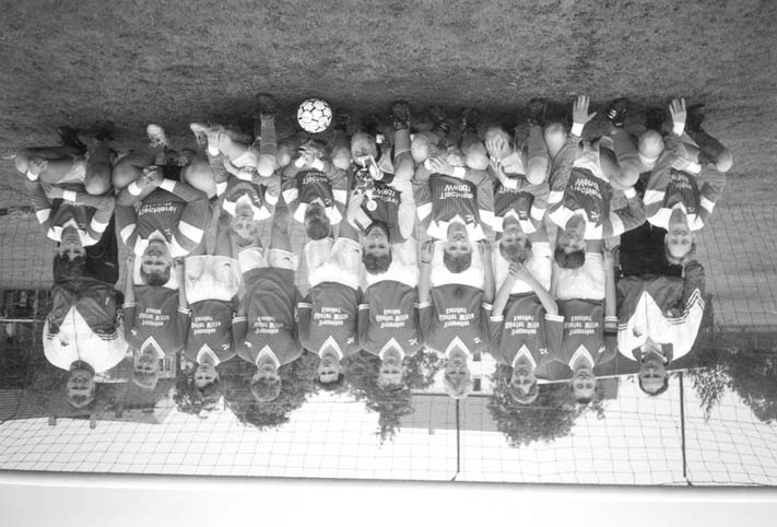 1994/95 Bei der 2. Kreisklasse wurden die Staffeln Nord und Süd in Ost und West umbenannt. Unsere 2. Mannschaft spielte fortan in der Weststaffel. Als Neuling belegte die 1.