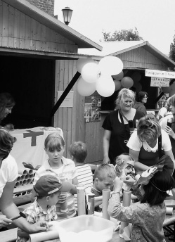 Der Lach- Möwen- Löwen- Tag ist ja bereits seit vielen Jahren ein echter Publikumsmagnet. Viele Kinder freuen sich das ganze Jahr auf das große Kinderfest im Herzen von Baesweiler.