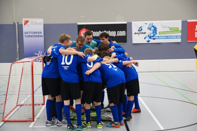 U15 ein eingespieltes Team Eine unglaublich spannende Saison ging am 03.05.2015 zu Ende. 9 Mannschaften kämpften um die NRW-Meisterschaft.
