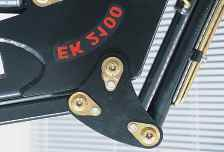 NEU VISIO 2000 VISIO 1000 Freisicht-Frontlader Eurokipp Visio mit vollhydraulischer Verriegelung. Freisicht-Frontlader, mit automatischer, mechanischer Verriegelung.