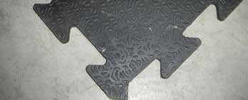 Schlittschuhfeste Bodengehbeläge Befahrbarer und Schlittschuhfester Bodenbelag in Form einer mittelharten Gummimatte MABOMAT MULTI Matten verpuzzelt geeignet für Schlittschuhe