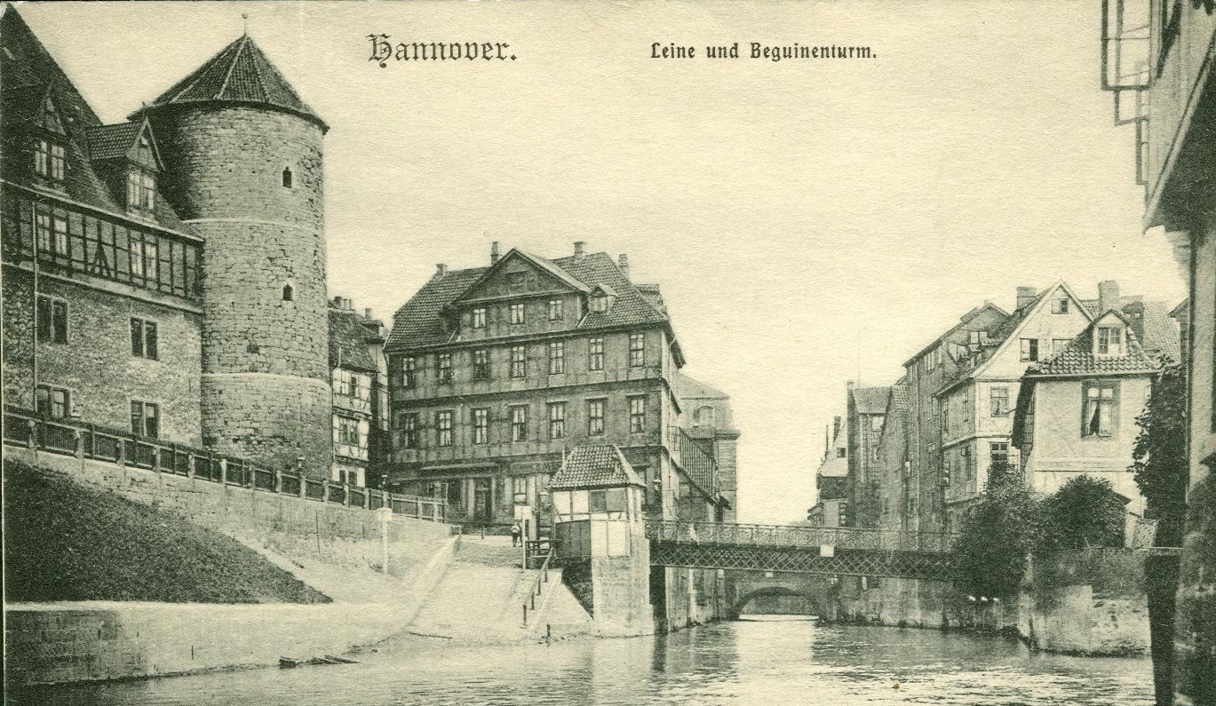Die Leineinsel Stadtbaurat Rudolf Hillebrecht, seinerzeit als Visionär gefeiert, nahm im Zuge des Wiederaufbaus von Hannover tiefgreifende Veränderungen der Stadtstruktur vor.