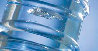 Nur 1/3 kostet 1 Liter gefiltertes SPAQA - Trinkwasser gegenüber 1 Liter Gallonenwasser (Gerätepreis