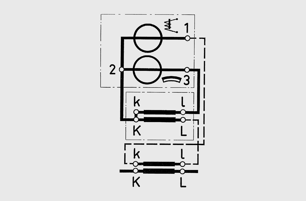 Der in unseren Bimetall-Strommessern rot ausgeführte Schleppzeiger kann mit einem plombierbaren Knopf auf die Position des Messwerkzeigers zurückgestellt werden.