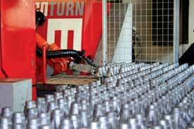Fertigungstechnik Special Automatisierung Im Takt der Roboter Das wunderschöne Stubaital beherbergt nicht nur Tourismus, sondern auch zahlreiche metallbearbeitende Betriebe.