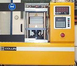 Maschinentyp: 300P (Collin) Hydraulische Laborplattenpresse Plattengröße: 196 x 196 mm Presskraft max.