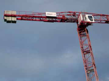 Wichtig sei es für Manitowoc Cranes, den Kranführern anderer Krantypen stets neue Technik mit an die Hand zu geben, wie jüngst beim Boom Raising System für Raupenkrane, das den Ausleger mittels eines