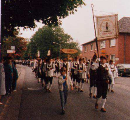 Kreisschützenfest in Mardorf aus Anlass von 135 Jahren Schützenfeste, 60 Jahre Gründung des Schützenvereins (Foto rechts: Die