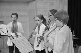 Ensembles Es ist eine der wichtigsten Aufgaben einer Musikschule, dafür zu sorgen, dass der Einzelunterricht zum gemeinsamen Musizieren führt.