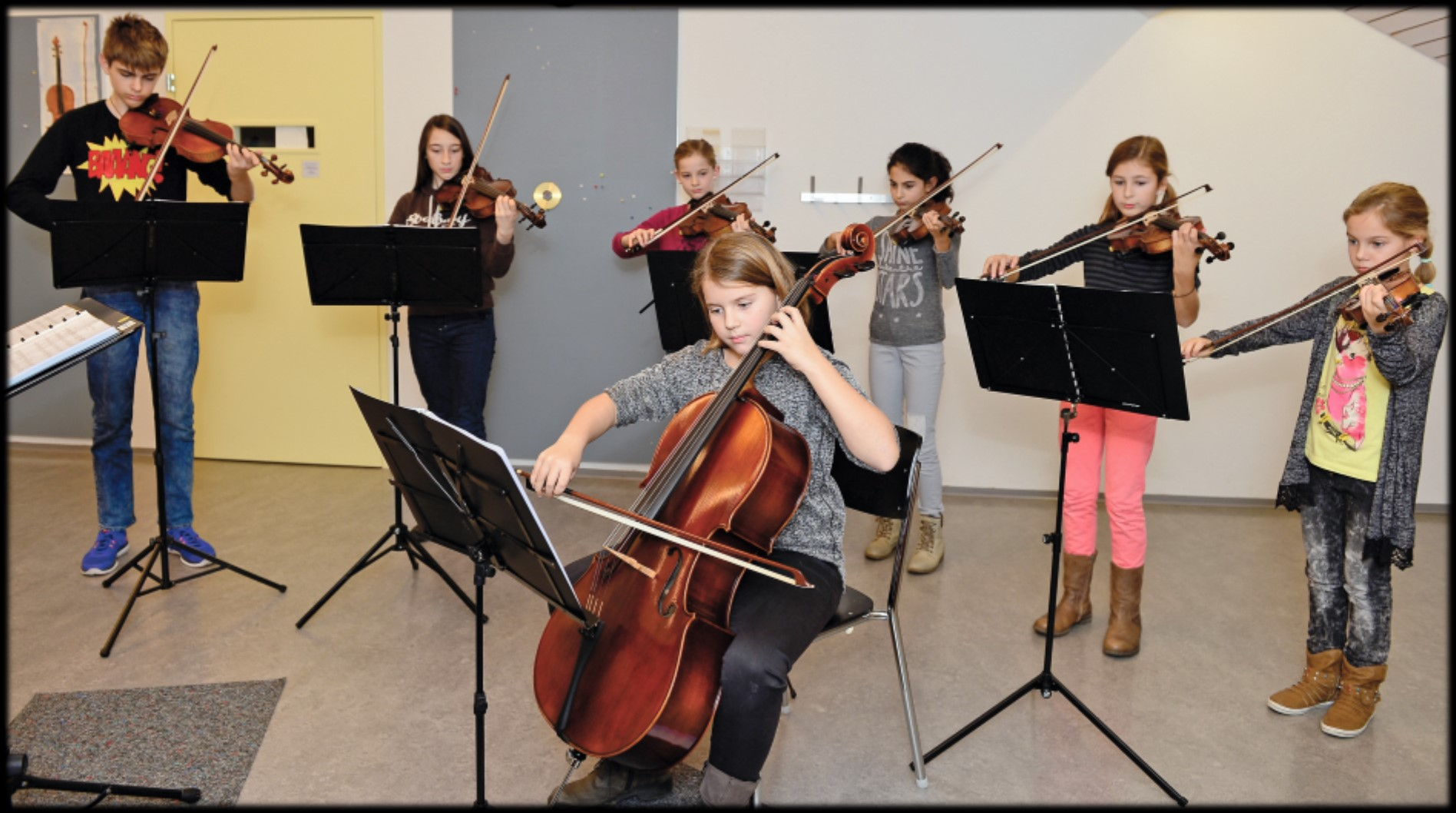 Ensemble-Unterricht Für Kinder und Jugendliche gibt es keine bessere Motivation, als zusammen mit Gleichgesinnten zu musizieren und auf ein gemeinsames Ziel (z.b. einen Konzertauftritt) hinzuarbeiten!