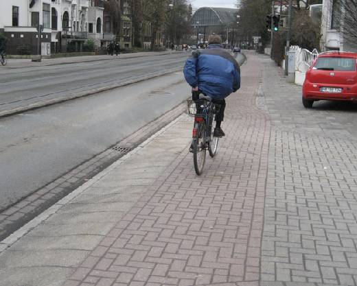 Vorfahrtverhältnisse An Einmündungen von