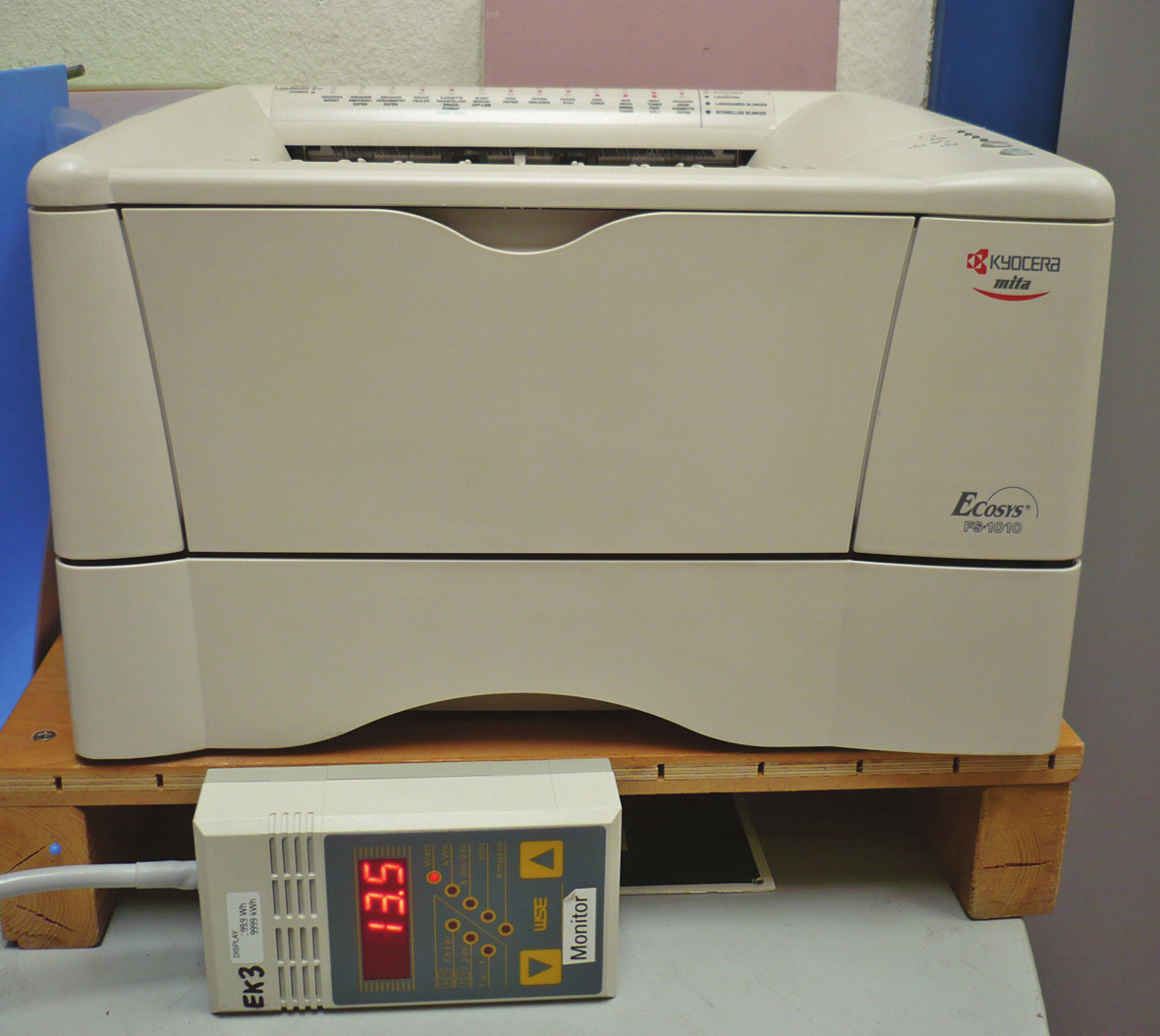 Laserdrucker Laserdrucker müssen den Toner (Farbteile) auf dem Papier durch eine heiße Walze fixieren. Verbrauch hängt ab von: Verbrauch im Standby 10-30 W z.