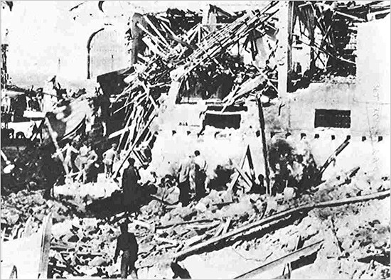 Die Trümmer des Gouverneurspalastes (Grand Serai), zerstört durch ein Attentat der Lohemai Herut Israel,