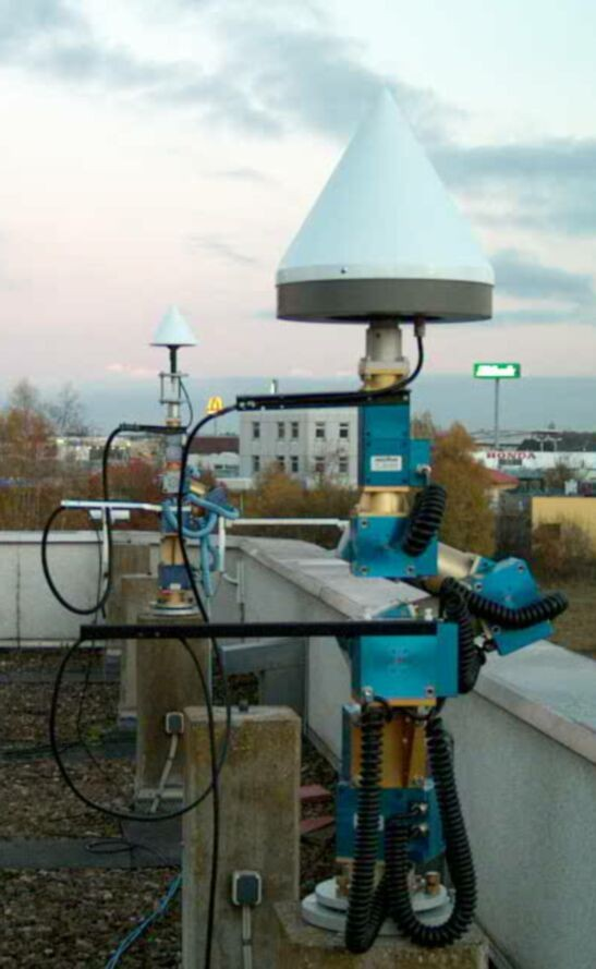 Absolute Roboter-Basierte GNSS Antennenkalibrierung - Wiederholbarkeit Phasenzentrum und Variationen unterschiedliche Roboter/Systeme Wiederholbarkeit der absoluten PCV Antennen- Kalibrierung mit