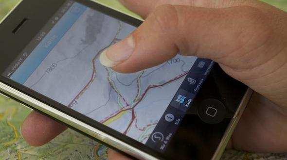 Information in neuen Bussen/Zügen Apps für Smartphones für gesamte Wegekette