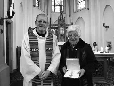 Aus den Gemeinden Bericht aus dem KV Kohlsberg Auf dem Friedhof Kohlsberg hat es einige Veränderung gegeben. In den letzten Wochen wurde ein Kolumbarium mit 7 Bestattungskammern errichtet.