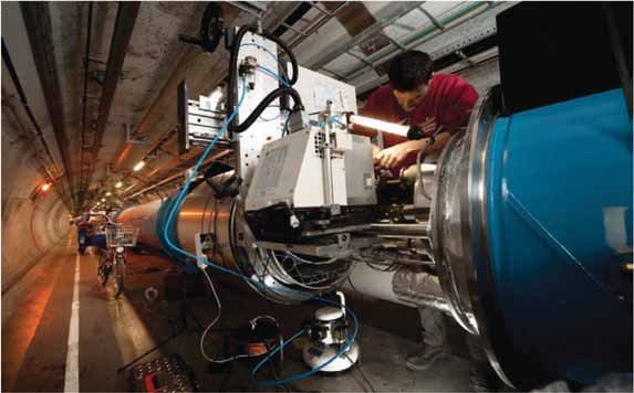 im LHC @ CERN 1232 Magnete aus NbTi auf