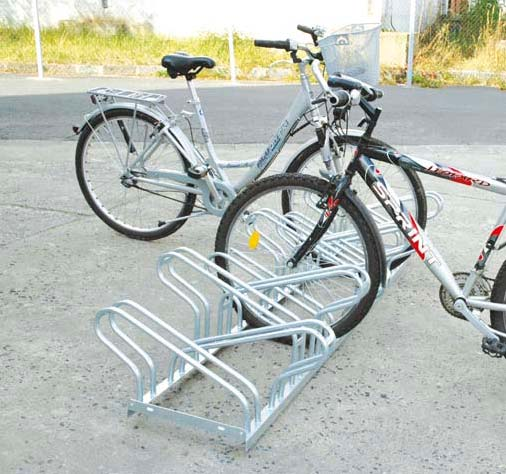 C FAHRRADPARKSYSTEME FREI HAUS Fahrradständer UNIVERSAL Konstruktion: Stabile Stahlkonstruktion mit aufgeschweißten oder verschraubten robusten Rundrohrbügeln.