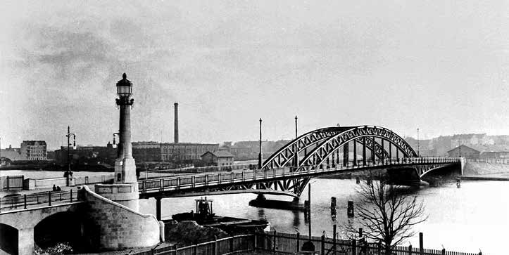 Zur Vorgeschichte der Freybrücke Nachdem Architekten lange nur Steinbauten als geeignete Wahl für städtebauliche Aufgaben angesehen hatten, etablierte sich am Anfang des 20.