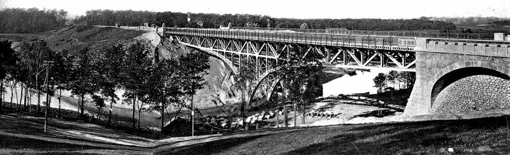 Aufgrund seiner Erfolge als ausgewiesener Brückenbauer erhielt Karl Bernhard 1908 den Auftrag, im Zuge des Gesamtprojekts Döberitzer Heerstraße die Weiterführung der Heerstraße durch die