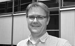 48 Fachartikel Datenkompression und Fehlerkorrektur für Flash-Speicher Prof. Dr.-Ing. Jürgen Freudenberger ist seit 2006 an der Hochschule tätig.