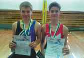 Eine Woche später starteten in der Turnhalle in Auerswalde Willi Treter und Niklas Esche bei der Kreismeisterschaft der Jungen in der Altersklasse 14/15.