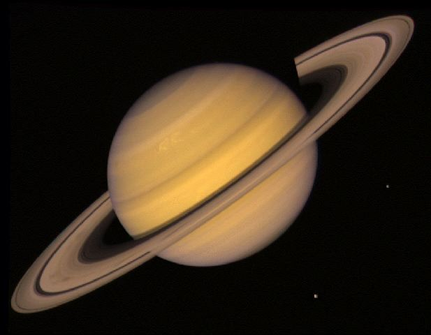 Saturn Saturn ist der zweitgrößte Planet des Sonnensystems, aber er hat nur 30% der Masse des Jupiters. Er ist somit der Planet mit der geringsten mittleren Dichte im Sonnensystem.