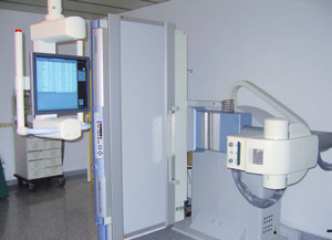 TECHNISCHE AUSSTATTUNG Siemens Axiom Luminos drf Hybridsystem für Röntgen und Durchleuchtung Fluoroskopie Die Durchleuchtung ist zwar eine der ältesten radiologischen Methoden und zahlreiche