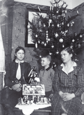 Gedichte & Dönekes War das eine Weihnachtsbescherung! Meiner Erinnerung nach ereignete sich die hier beschriebene Weihnachtsbescherung Weihnachten 1930.