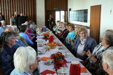 100 Jahre Frauenhilfe in Schnathorst und Tengern Gemeinsam feierten die Frauenhilfen Schnathorst und Tengern am Sonntag, dem 02. November, ihr 100jähriges Bestehen.