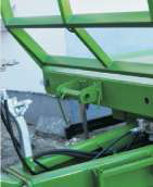 Beleuchtungsanlage mit seitlichen Umrissleuchten Unterfahrschutz nach 70/221/EWG Elektrischer Anschluss hinten Lackierung: grün RAL 6010 PRONAR Kombibremse (pneumatische +