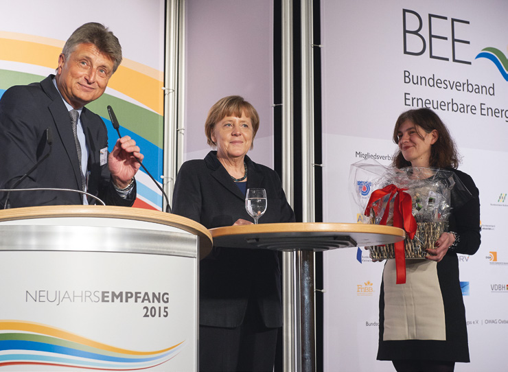Neujahrsempfang 2015 mit Bundeskanzlerin Merkel 30.000 Mitglieder Ein Dachverband Der BEE bündelt die Interessen von 30 Verbänden und Organisationen mit 30.000 Einzelmitgliedern, darunter mehr als 5.