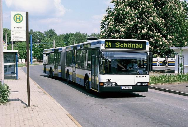 Mit zwei Mercedes-Benz O 405 GN CNG halten erstmals erdgasbetriebene Omnibusse Einzug in den Busbestand.