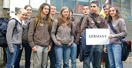 Kräftig ziehen (Thomas Tauporn, M.), dann kann man strahlen (Juliane Wurm, r.): Das deutsche Kletterteam (l.) kam von der Jugend- WM mit einem Top-Ergebnis zurück.