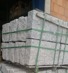 Granit-Palisaden hellgrau gespitzt (G603) 12 x 30 x 50cm