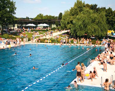 freizeitangebote Kirchheim Freibad (unbeheizt) in der Gartenstraße mit Spielplatz, zwei Schwimmbecken, großer Liegewiese und Kiosk Neubrunn Freibad (unbeheizt) in der Badstraße; Schwimmer-,