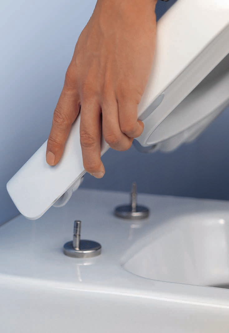 QuickRelease Einfach, schnell, hygienisch Komplette Abnahme und Aufsetzen des WC-Sitzes ohne Demontage der Scharniere WC-Sitz einfach in einem Winkel von 50 80 Grad nach oben abziehen