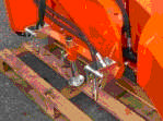 Die getrennte hydraulische Seitenverstellung ermöglicht einen vielseitigen Einsatz als Schneeschild in der Schrägstellung oder Schneepflug in der V-Stellung.