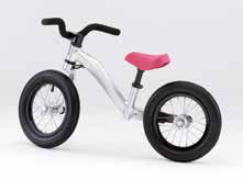 Es ist unser einziges Fahrrad, das nicht über eine elektrische Unterstützung verfügt, jedoch betrachten wir es als eines der wichtigsten in unserem Sortiment: Es ist nämlich das erste Rad der Kleinen