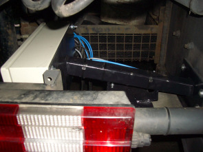 Bild 3: Montage Schaltkasten für Fernbetätigung Fernbetätigung und Fernanzeige werden vollständig verkabelt mitgeliefert.