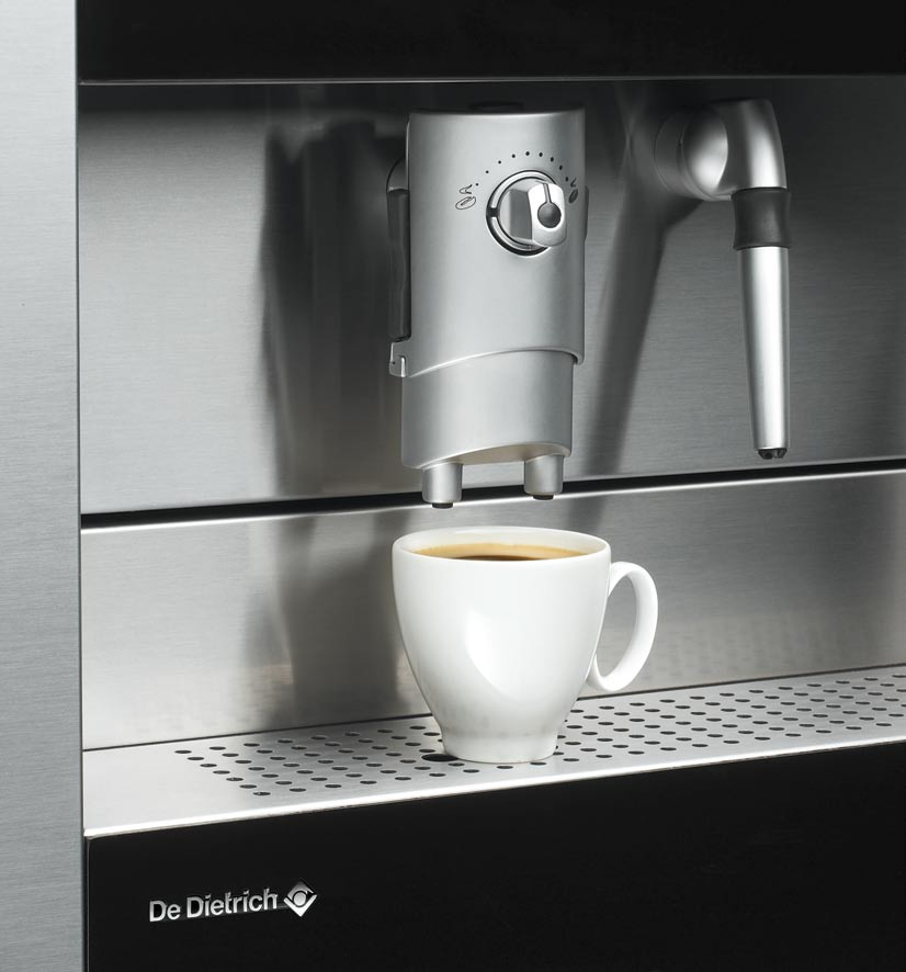 Espresso-Kaffeemaschine Ein neues hochwertiges Produkt von De Dietrich.
