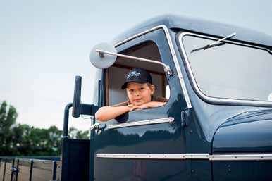Lkw sind die grosse Leidenschaft der Familie Schmitz aus Bedburg-Kirchherten im Rheinland. Trucks aus sieben Jahrzehnten stehen bei ihnen auf dem Firmengelände.