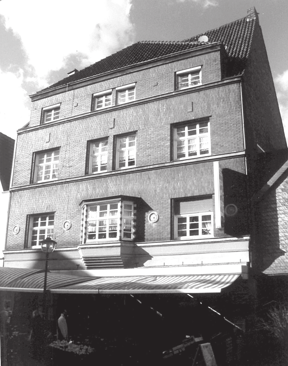 1966 Umbau des Ladenlokals.