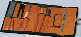 Instrumente zur Bändigung, Kastration, Enthornung, Huf- und Klauenbehandlung, Zitzen- und Zahnbehandlung Klauenpflege Hauklinge geschärft, 30 x 3 cm 40831.